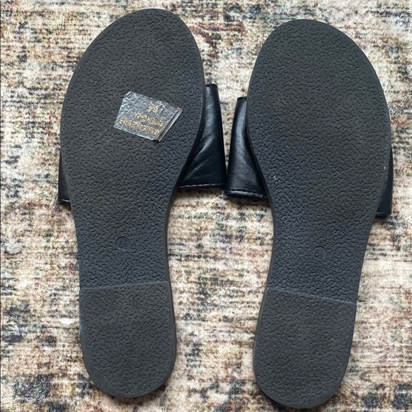 Wild Diva Black Slide Sandals - Picture 2 of 3